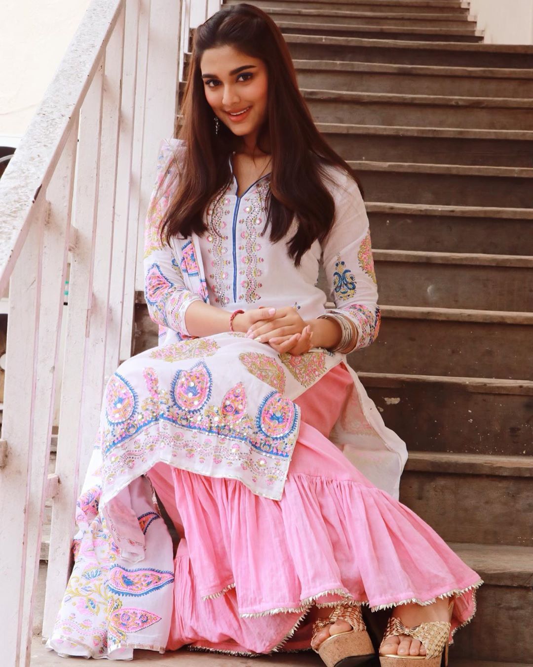 Saiee Manjrekar's Feet << wikiFeet