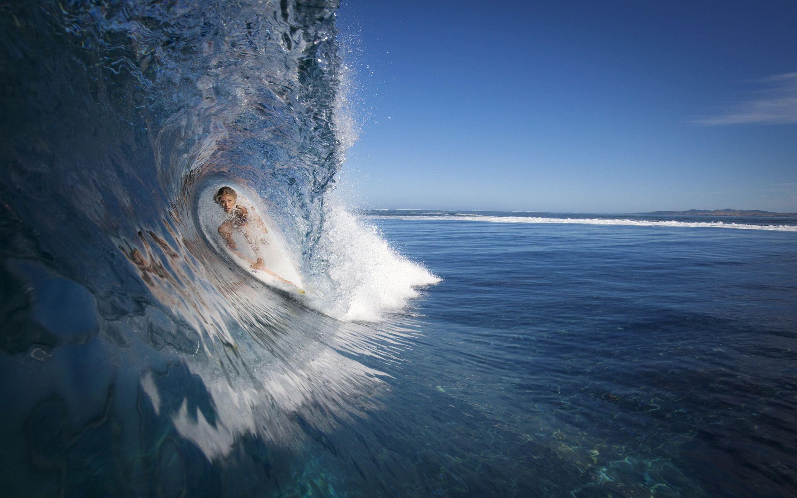 Surfing Wallpaperx1600