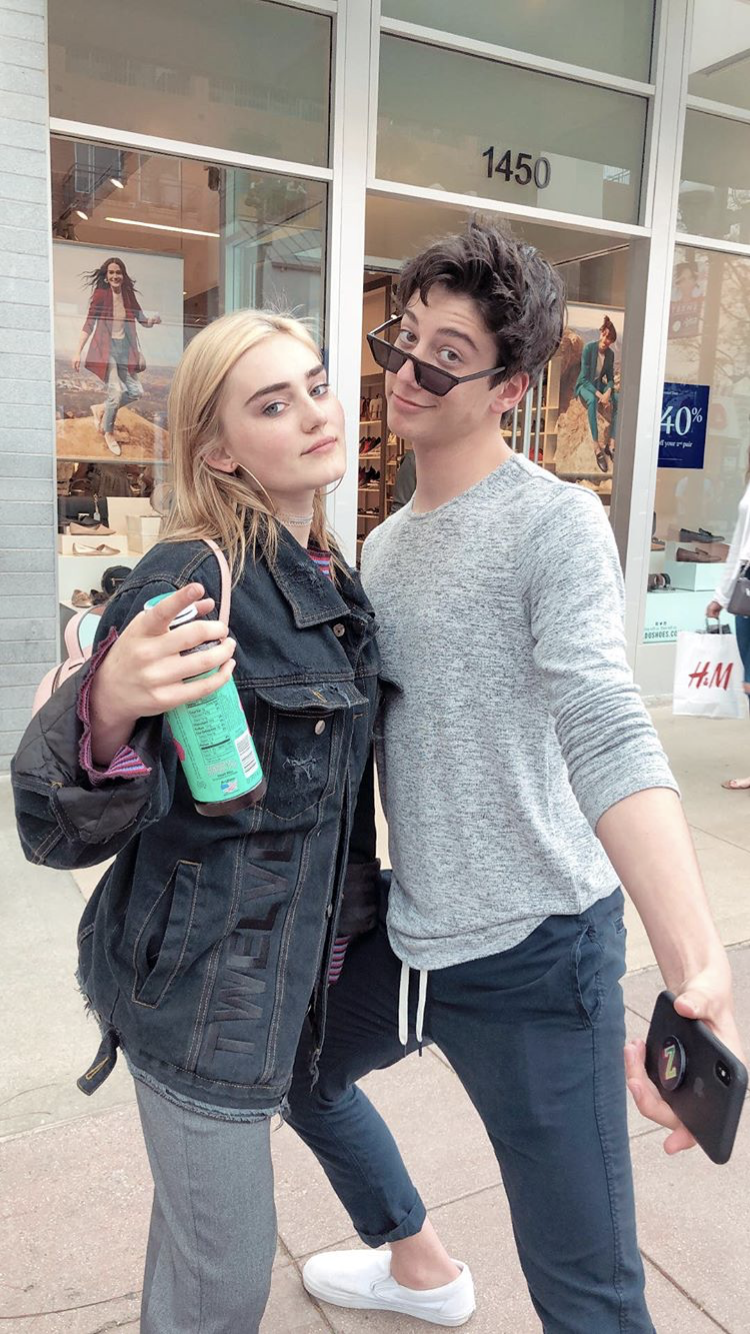 Meg Donnelly & Milo Manheim. DCOM ZOMBIES. Zombie disney, Meg