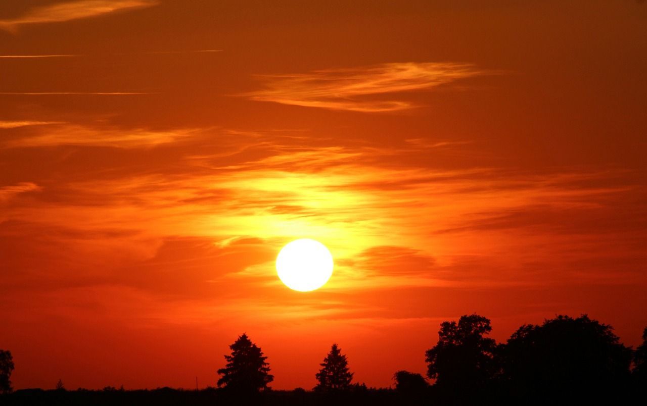 Beating the Heat: Tips for Keeping Your Cool in Summer. Sunset