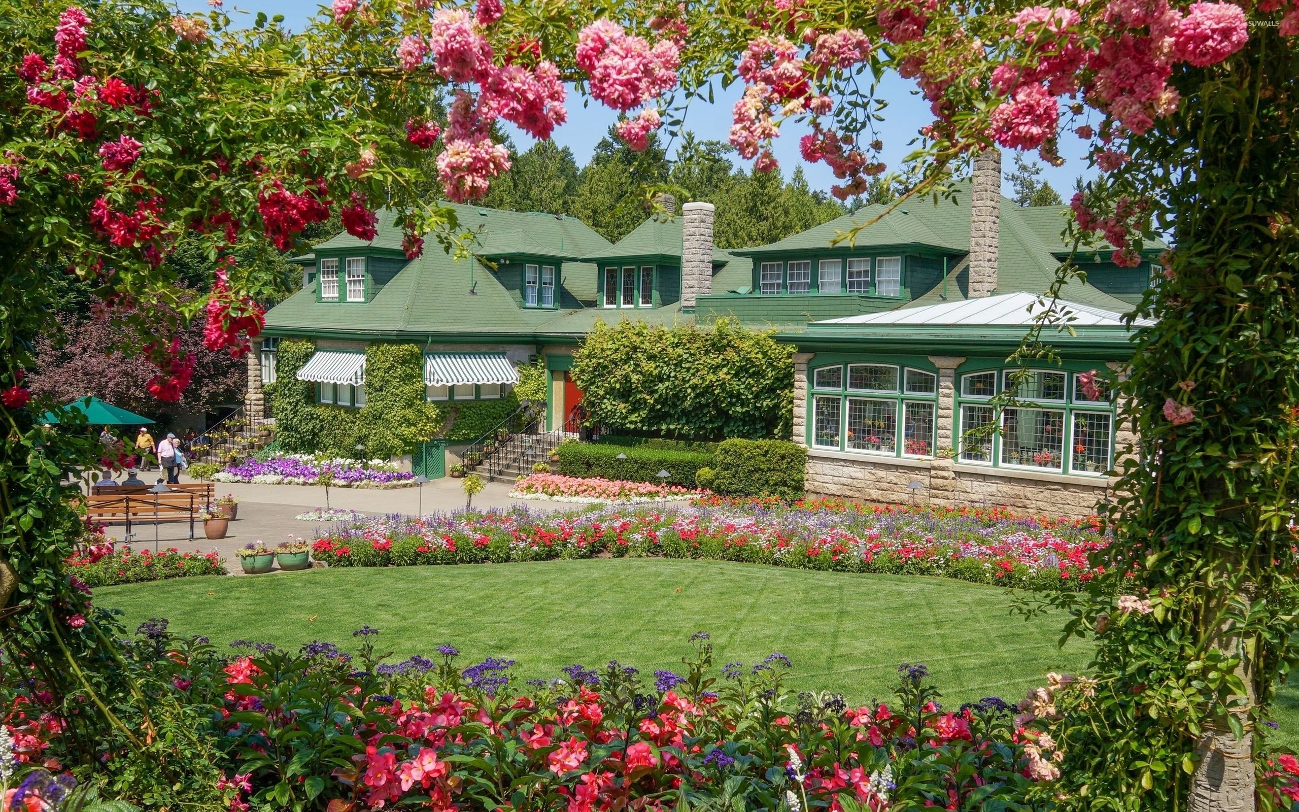 Amazing blossoms in the Butchart Gardens wallpaper