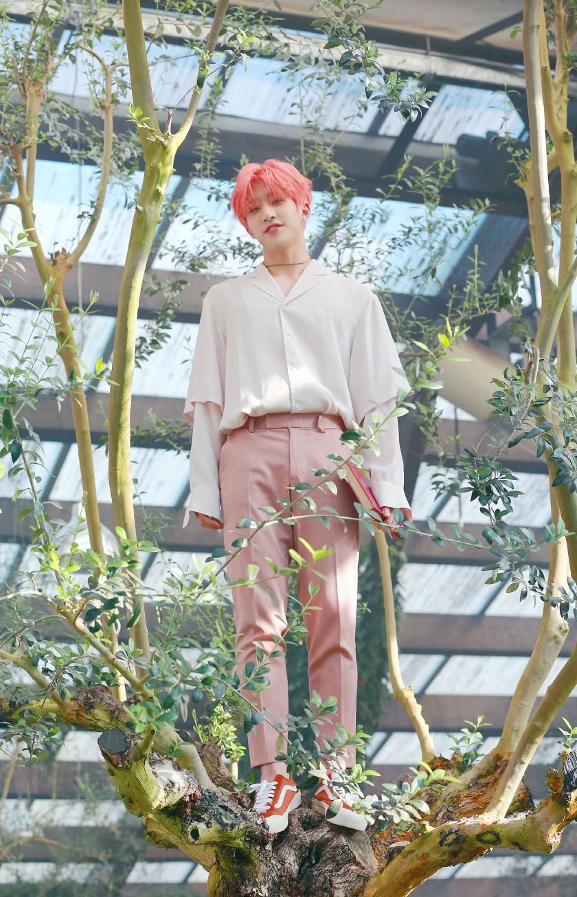 All Night' MV behind (South Korean band) Foto