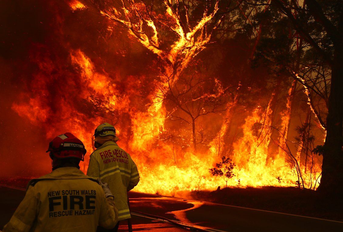 Firemen helps Australia from fire