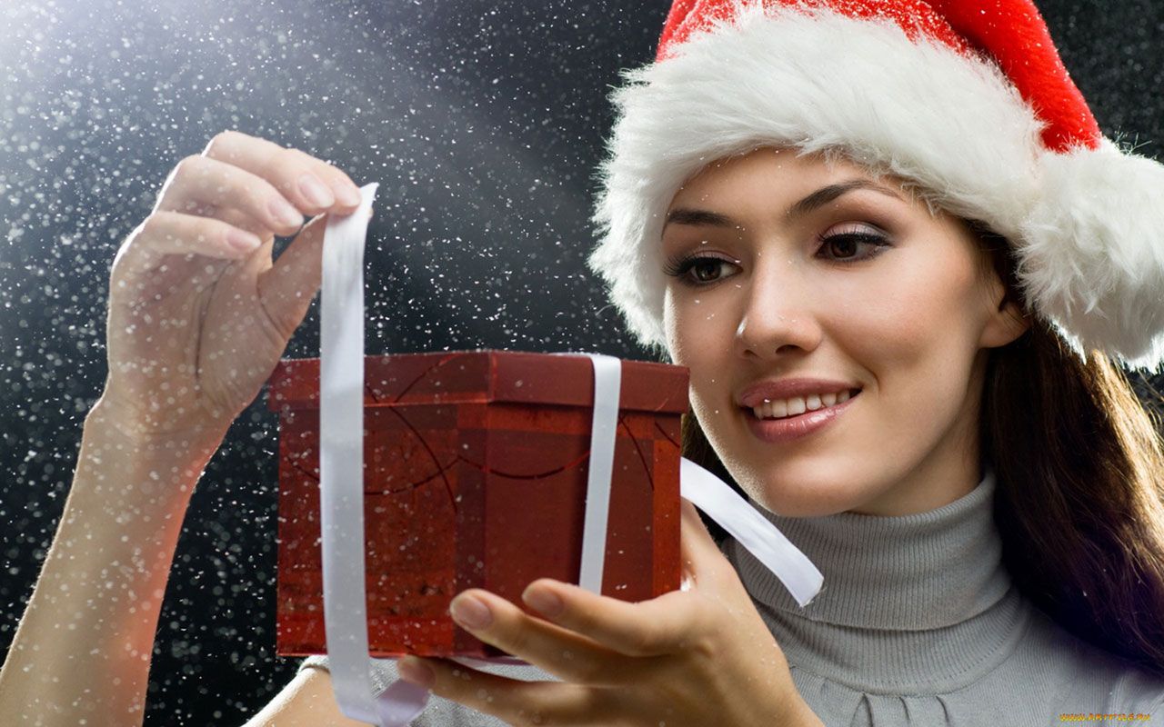Holiday Gift Ideas For The Beauty Lover