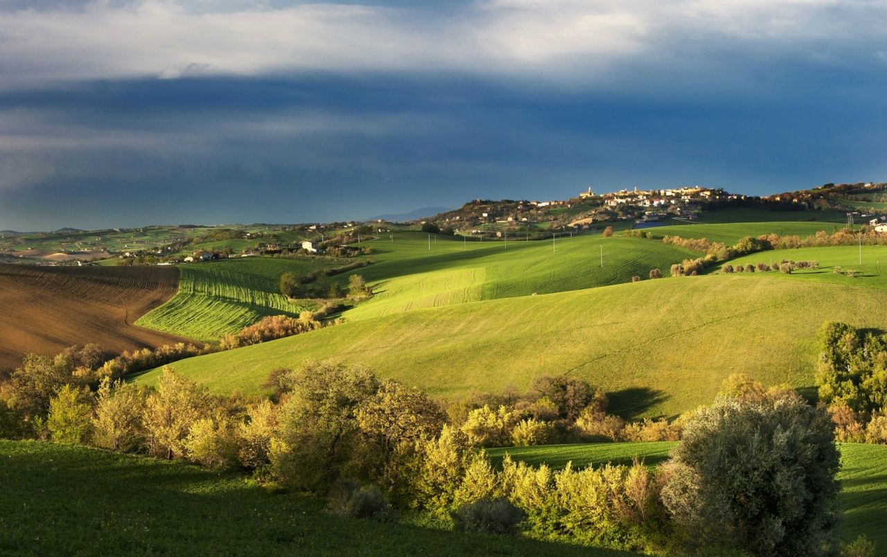 Tuscany Spring Landscape wallpaper. Tuscany Spring Landscape