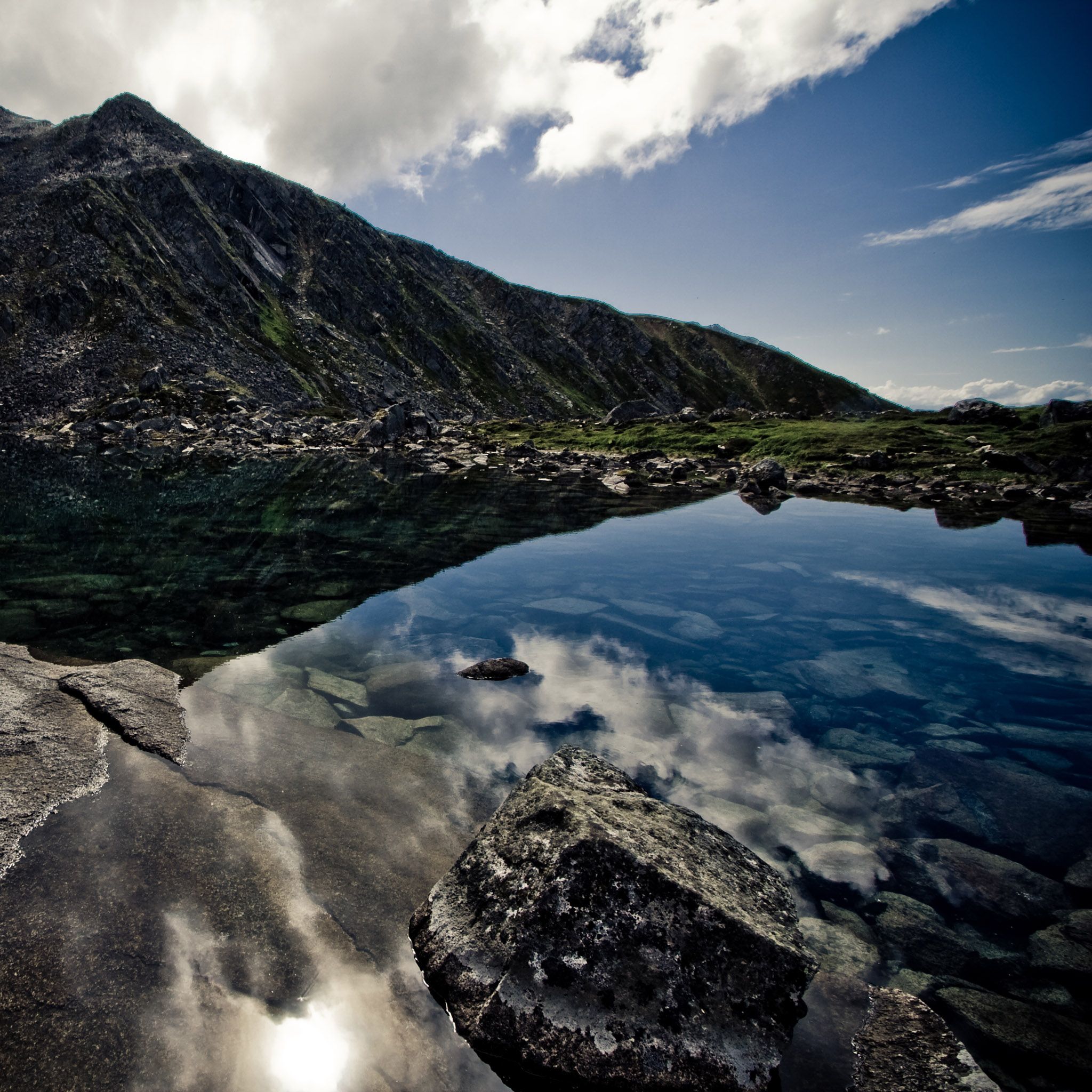 Valley Mountains Lake Sky Reflection iPad Air Wallpaper Free Download
