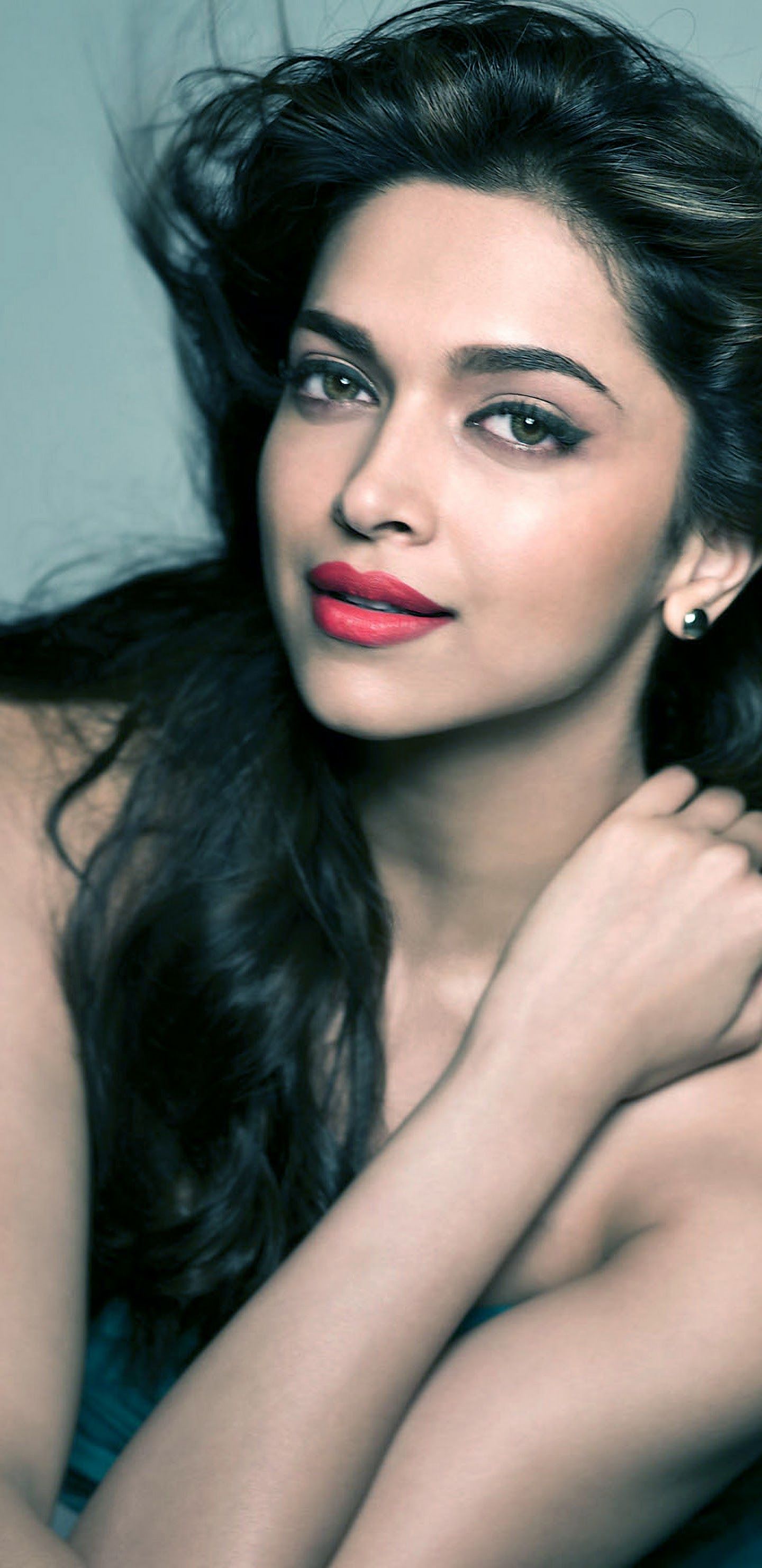 Deepika Padukone Bollywood Brunette Girl 4K Wallpaper