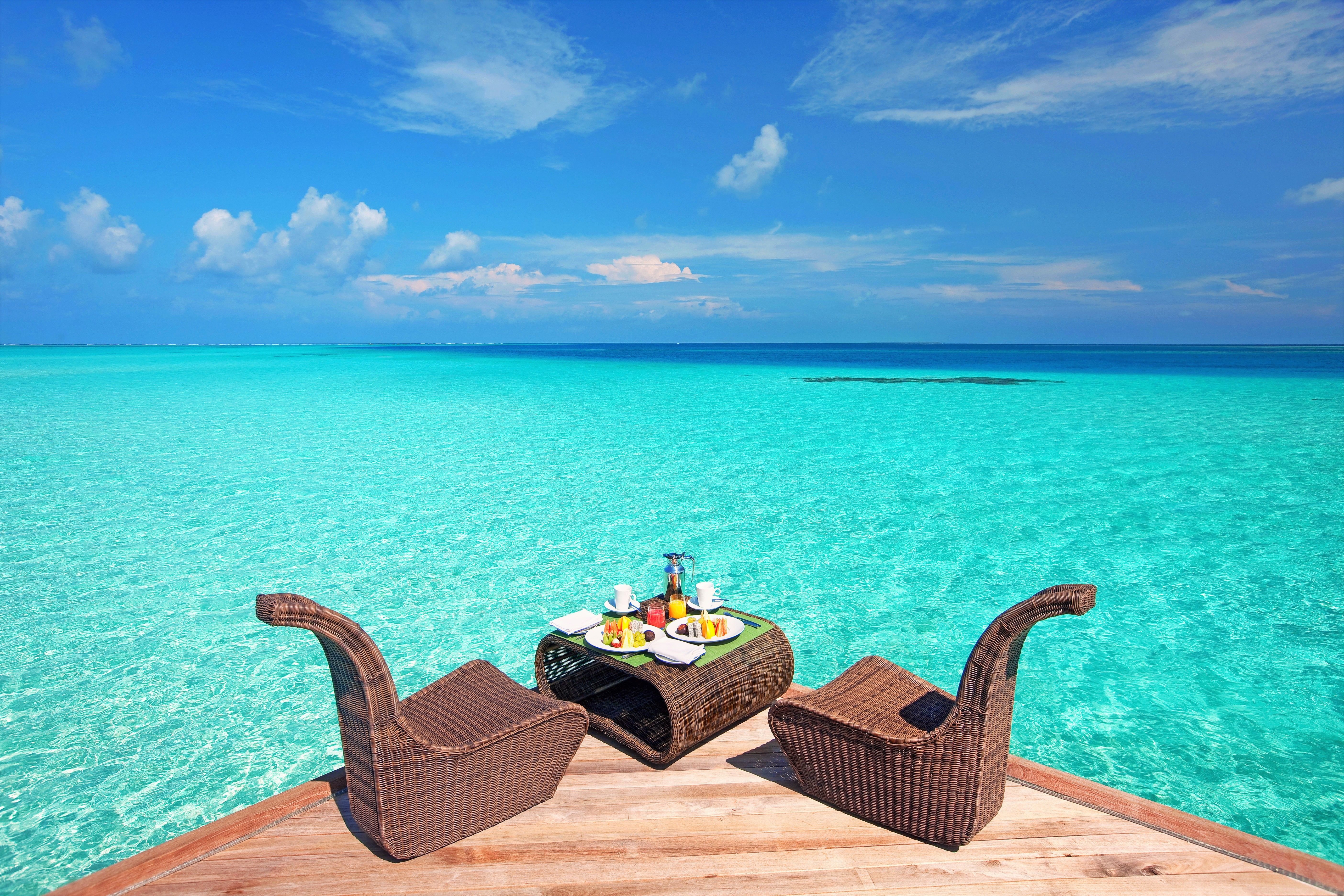 Lunch with View of Tropical Sea 5k Retina Ultra HD Wallpaper