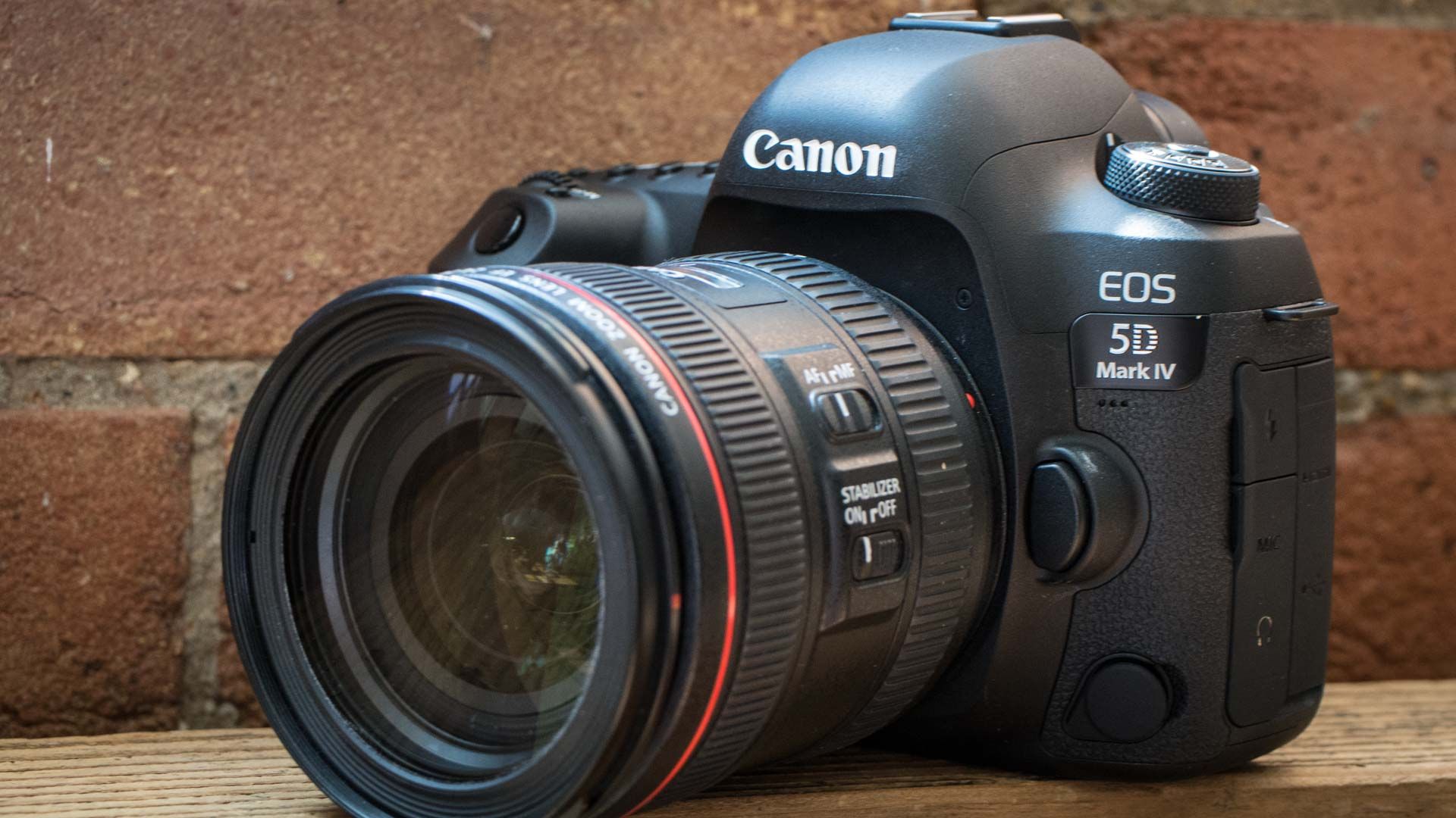 Hands On With The Canon EOS 5D Mark IV
