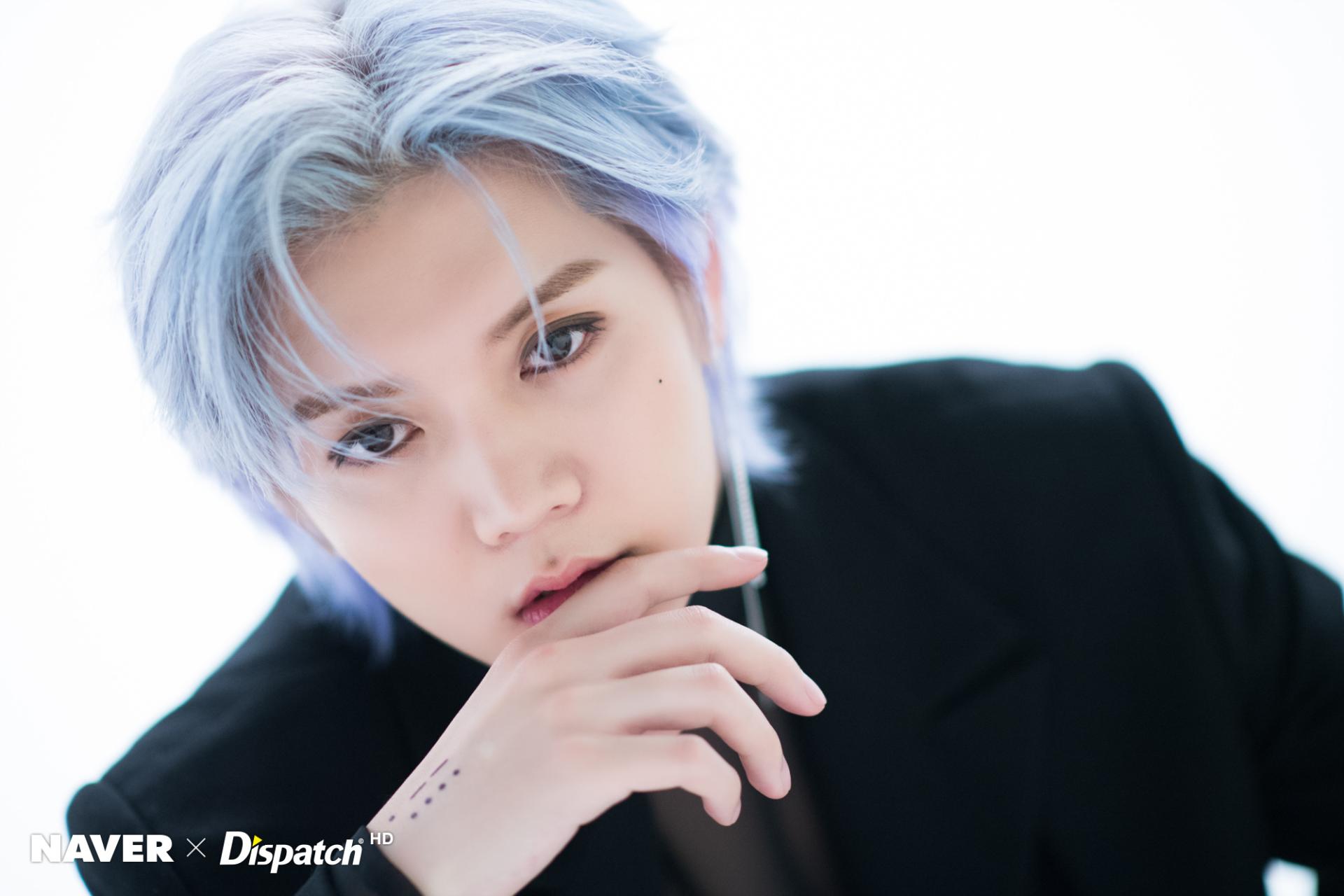Ren's overwhelming charisma in light blue hair