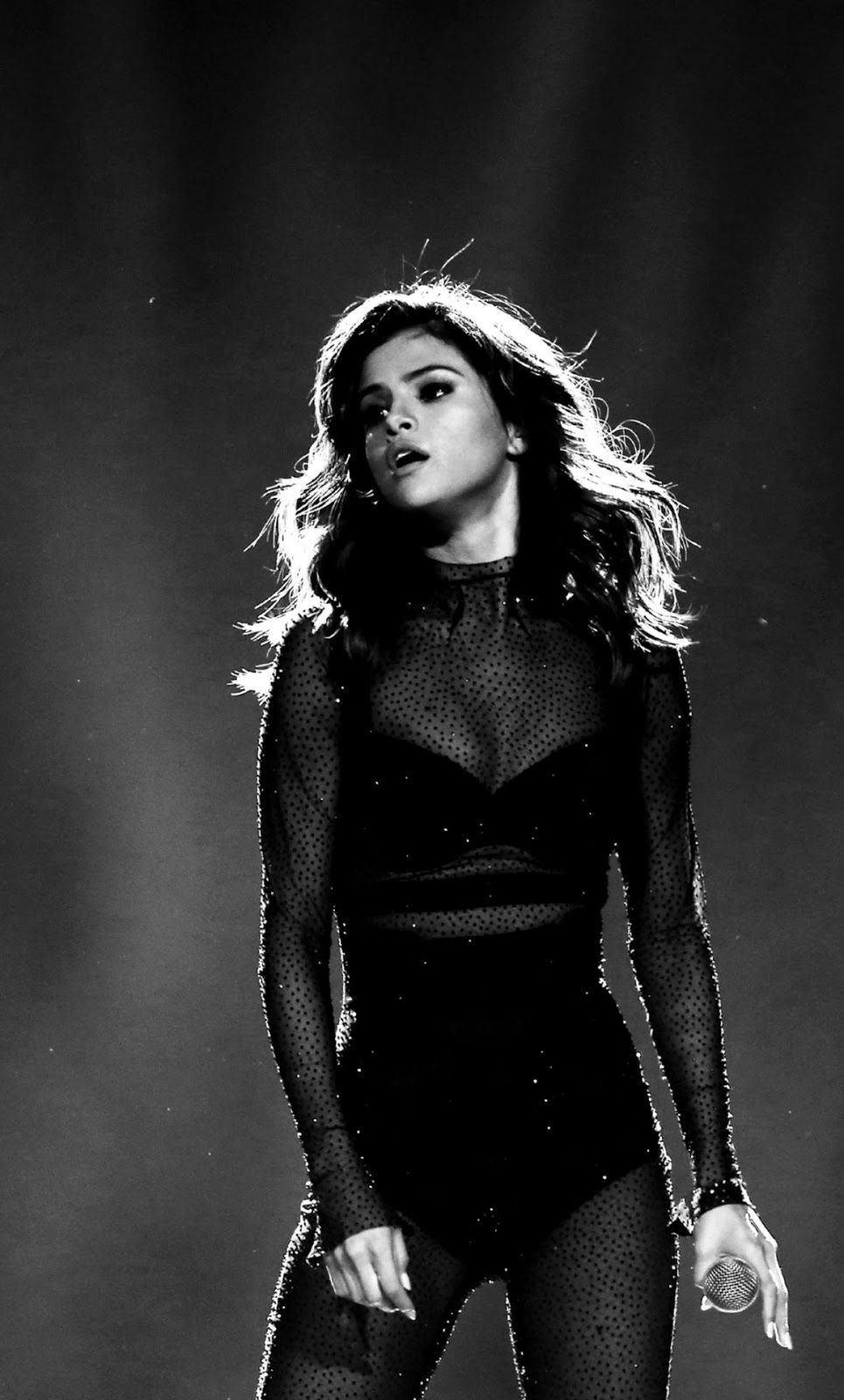 Selena Gomez iPhone Wallpaper