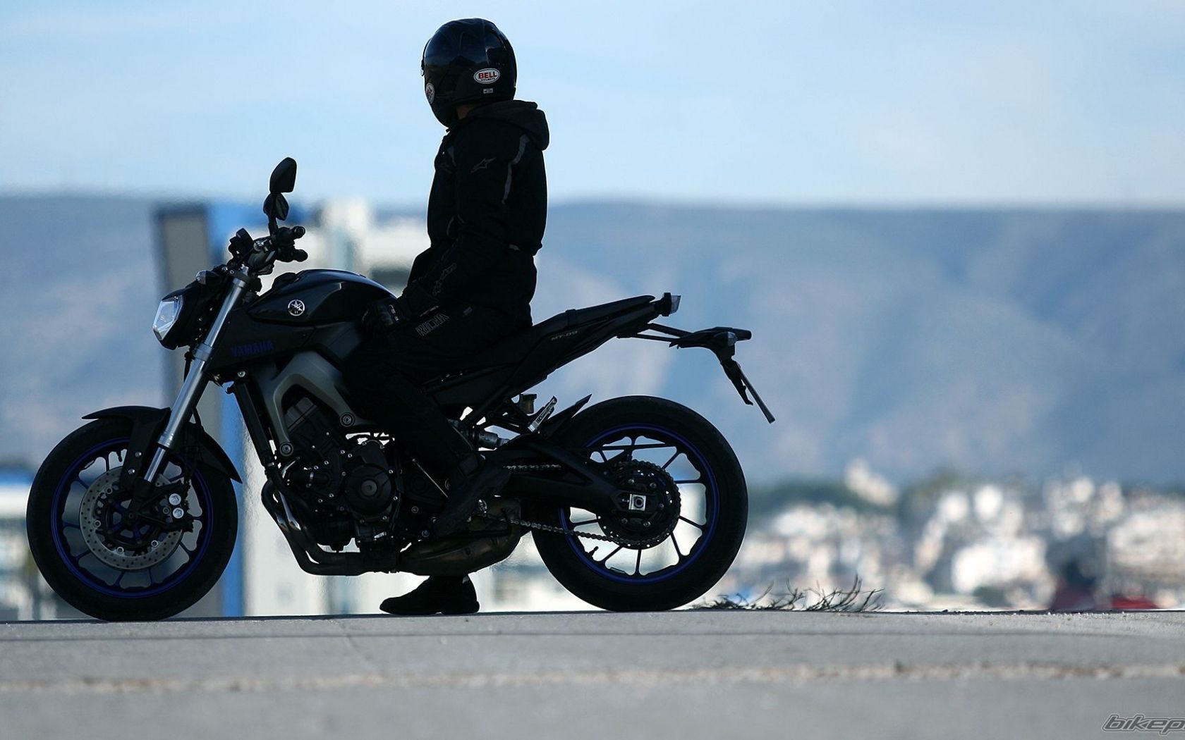 Free download Yamaha FZ and Black Rider HD Wallpaper