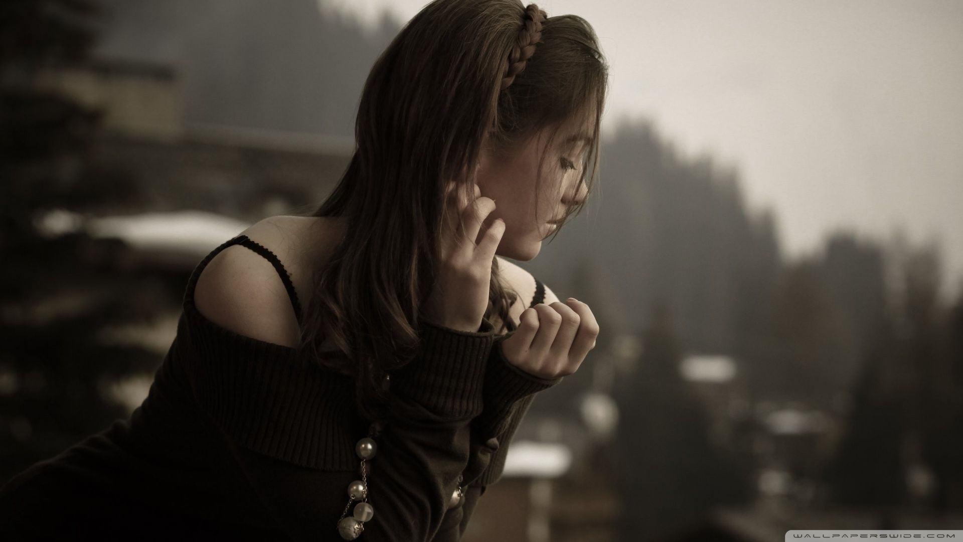 Lonely Girl Wallpaper