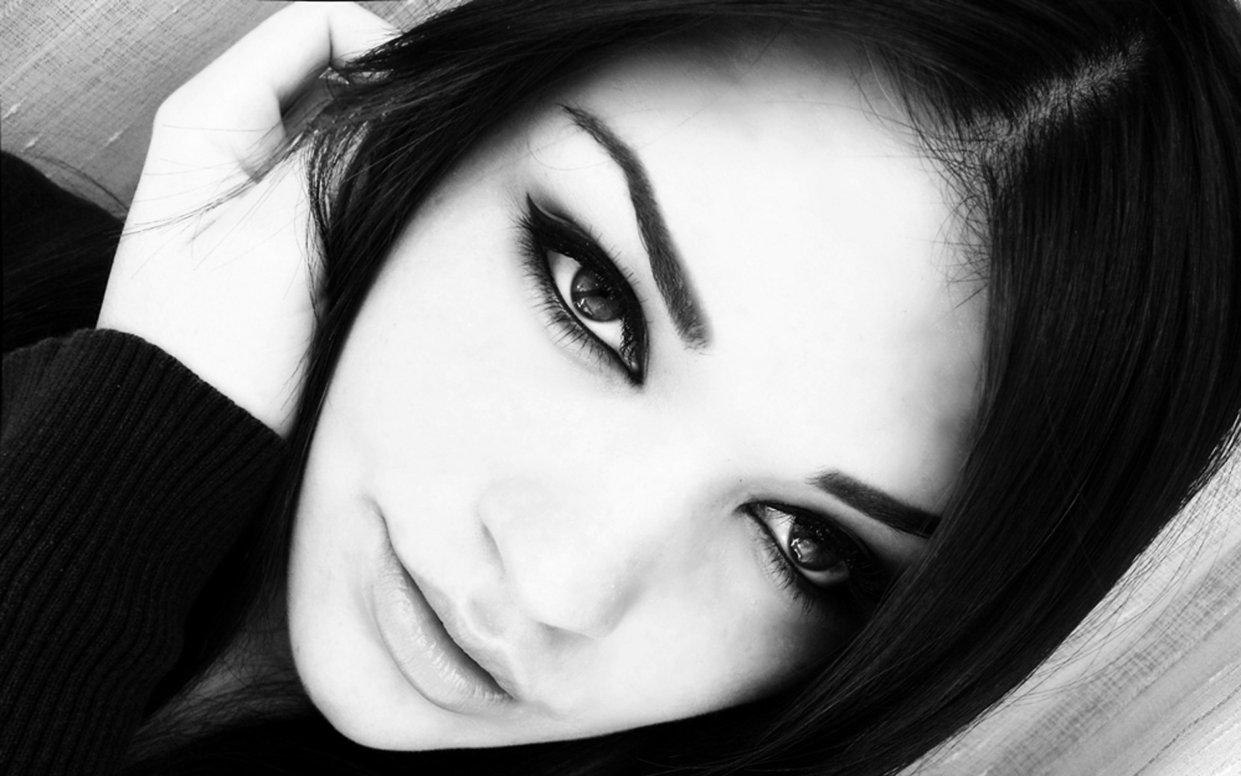Beautiful face black and white HD Wallpaper