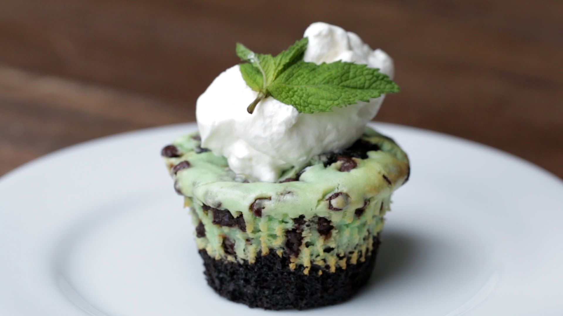 She Combines 3 Different Types Of Desserts In One Cupcake