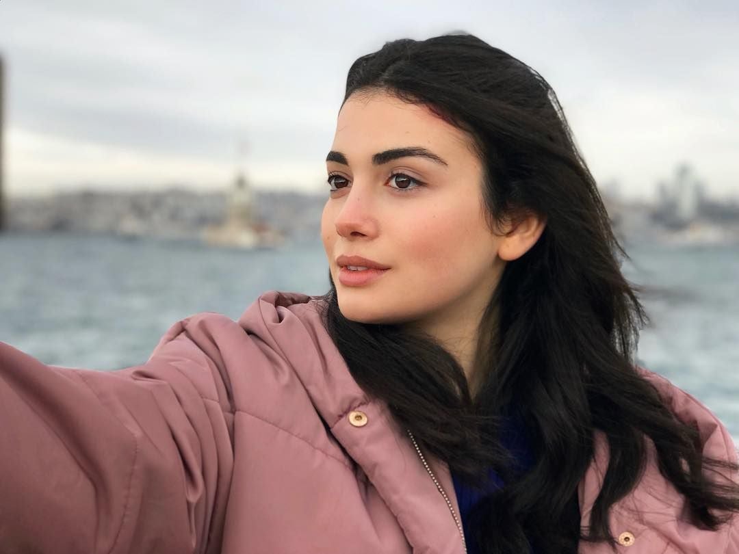 Instagram post by Özge Yağız Feb 27 2019 at 6:49am UTC, 2020