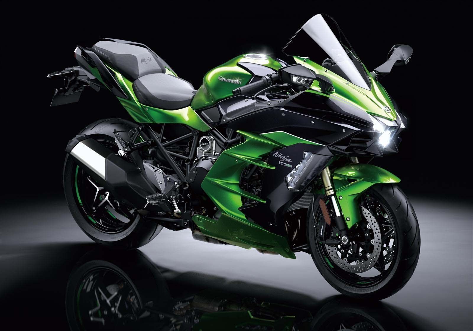 After The Mighty Ninja H2 And H2R, Kawasaki Brings In The 207 Hp H2 SX To The Table