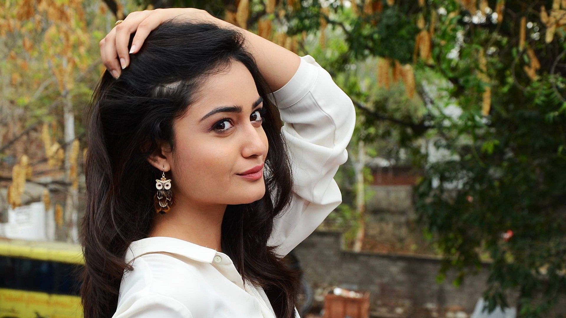 Tridha Choudhury Wallpaper HD Background Free Download