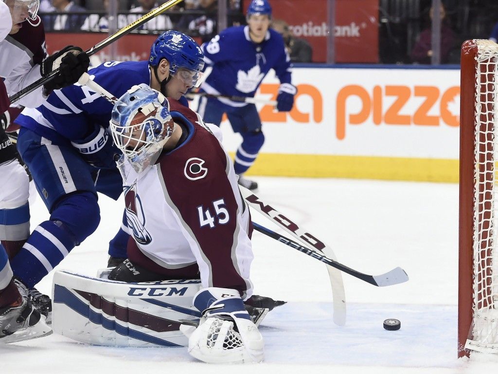 Avalanche Beat Maple Leafs 4 2 For 10th Strai