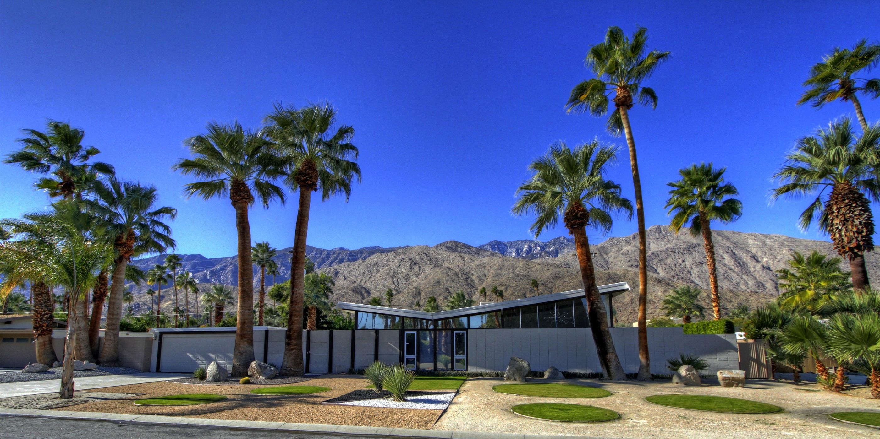 palm springs desert modern architecture.