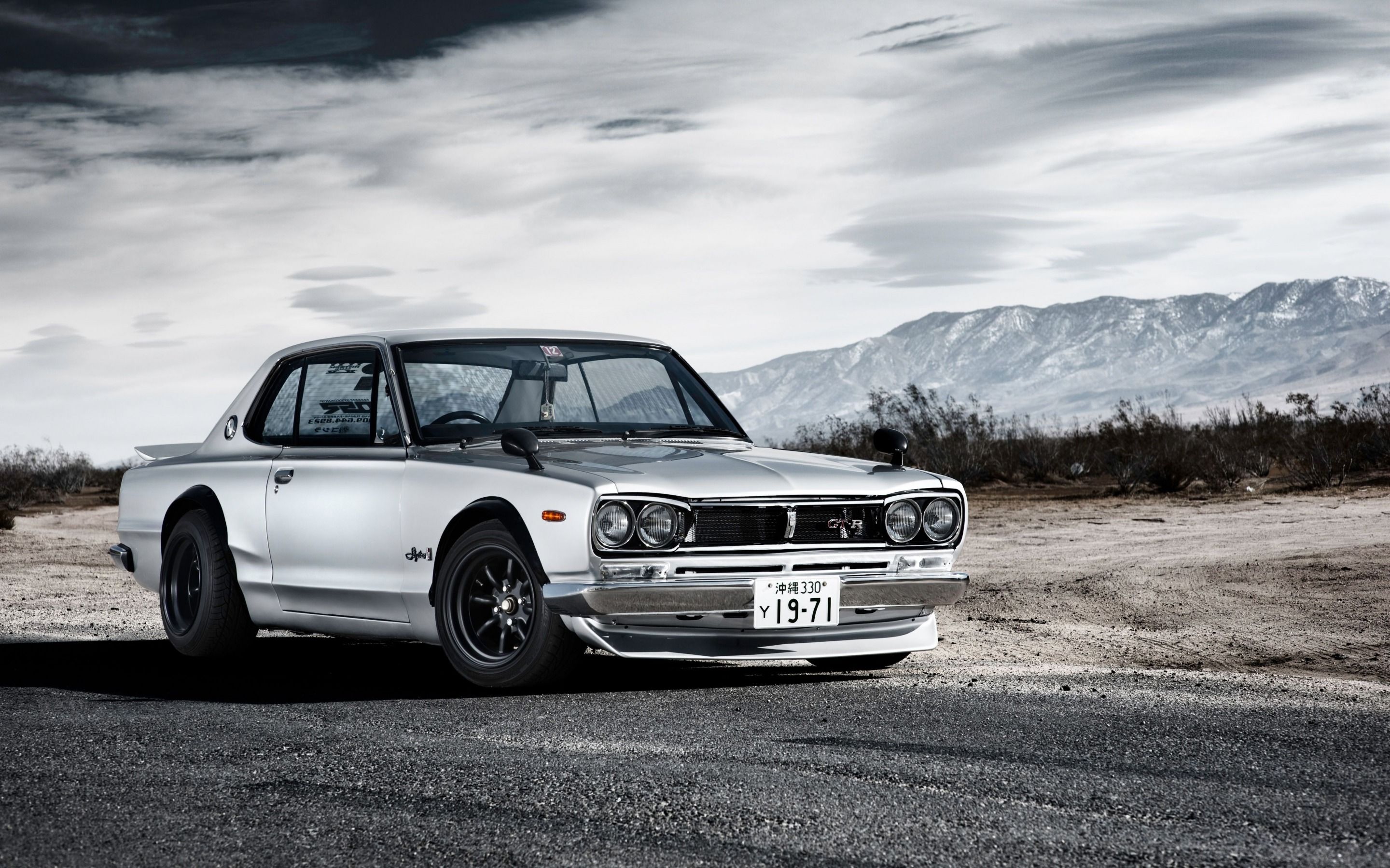 Download Wallpaper Nissan Skyline GT R, Silver Sports Coupe