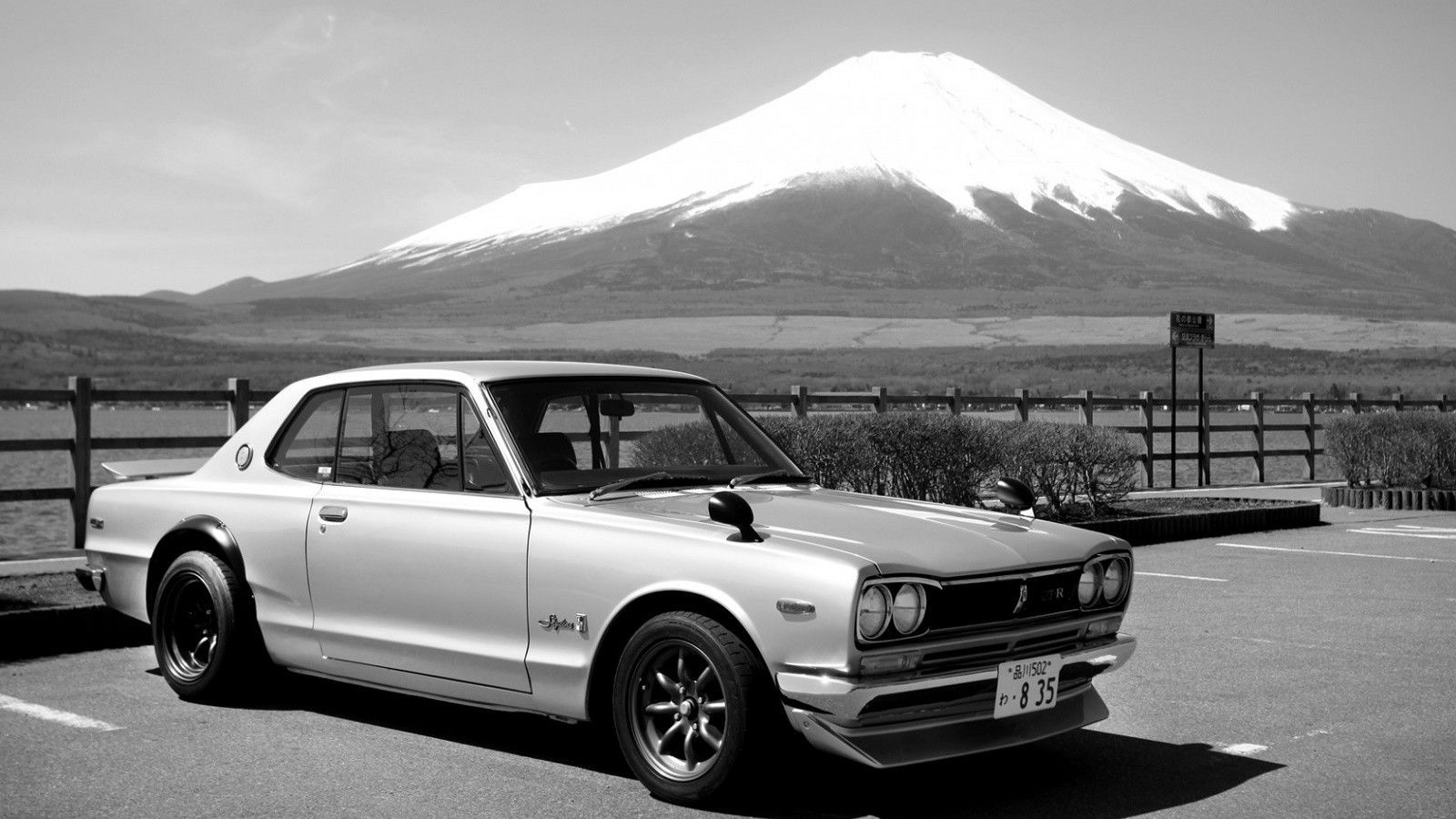 Nissan Skyline 2000 GT R In Front Of Mount Fuji [1600x900] HD