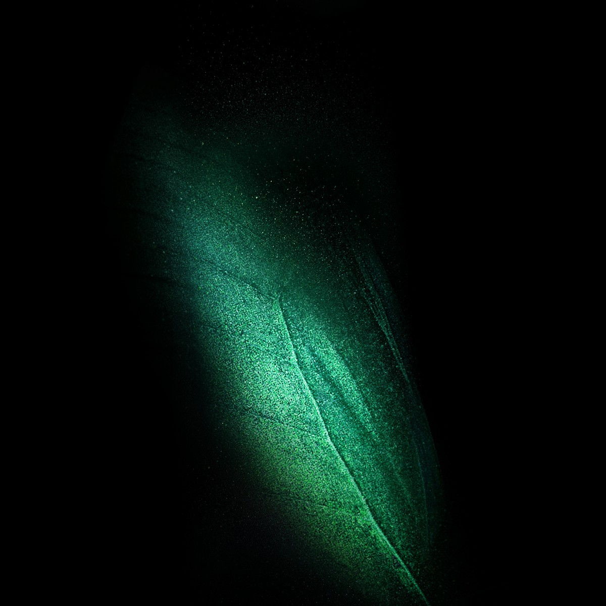 Customize your smartphone with the Samsung Galaxy Fold's wallpaper