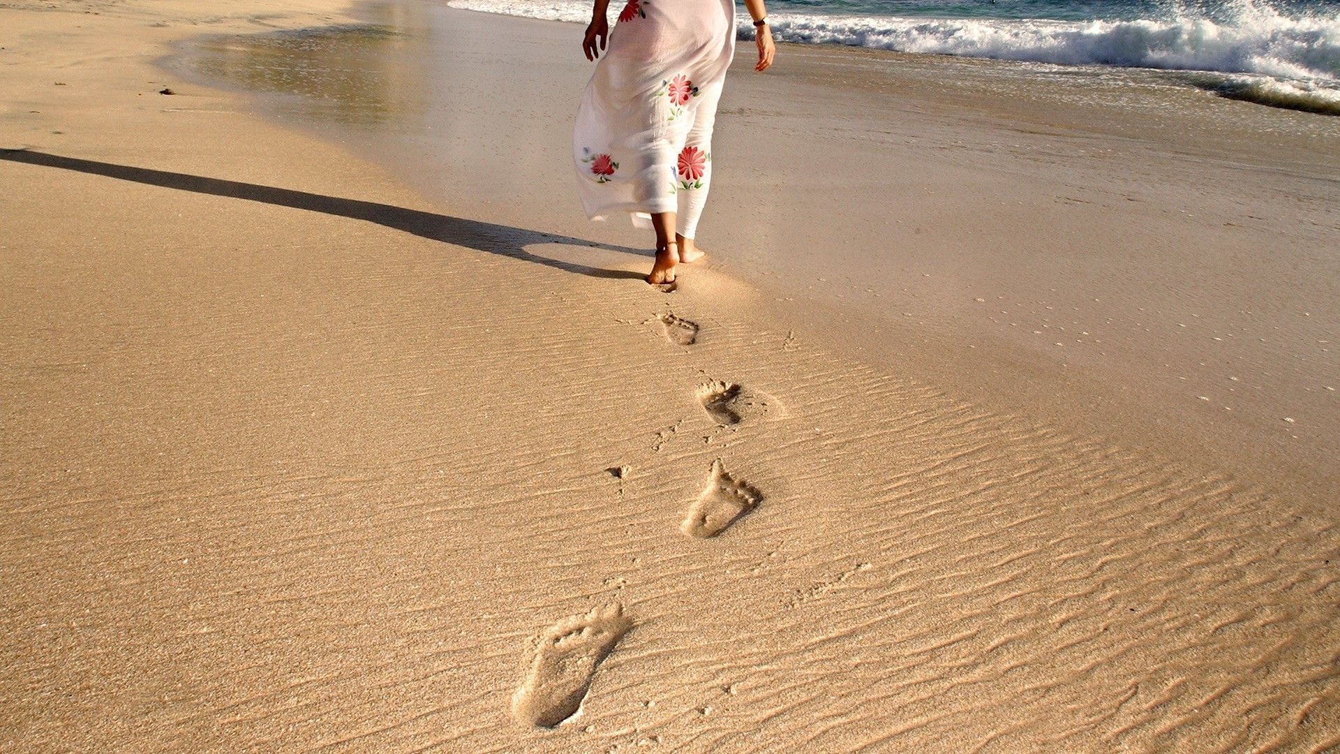 footprints, Beach, Sand, Shoreline, Skirt, People Wallpaper HD