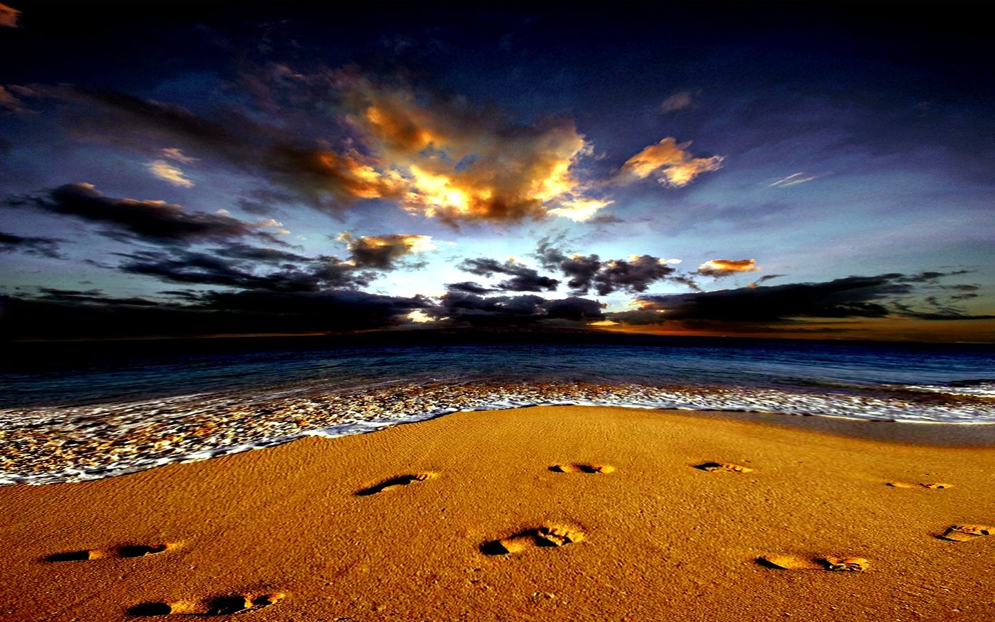 Footprints In The Sand Wallpaper 1440x900