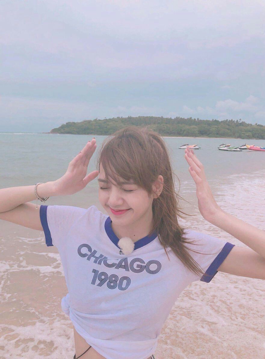 she's so adorable I'm gonna cry. Blackpink lisa, Blackpink, Lisa