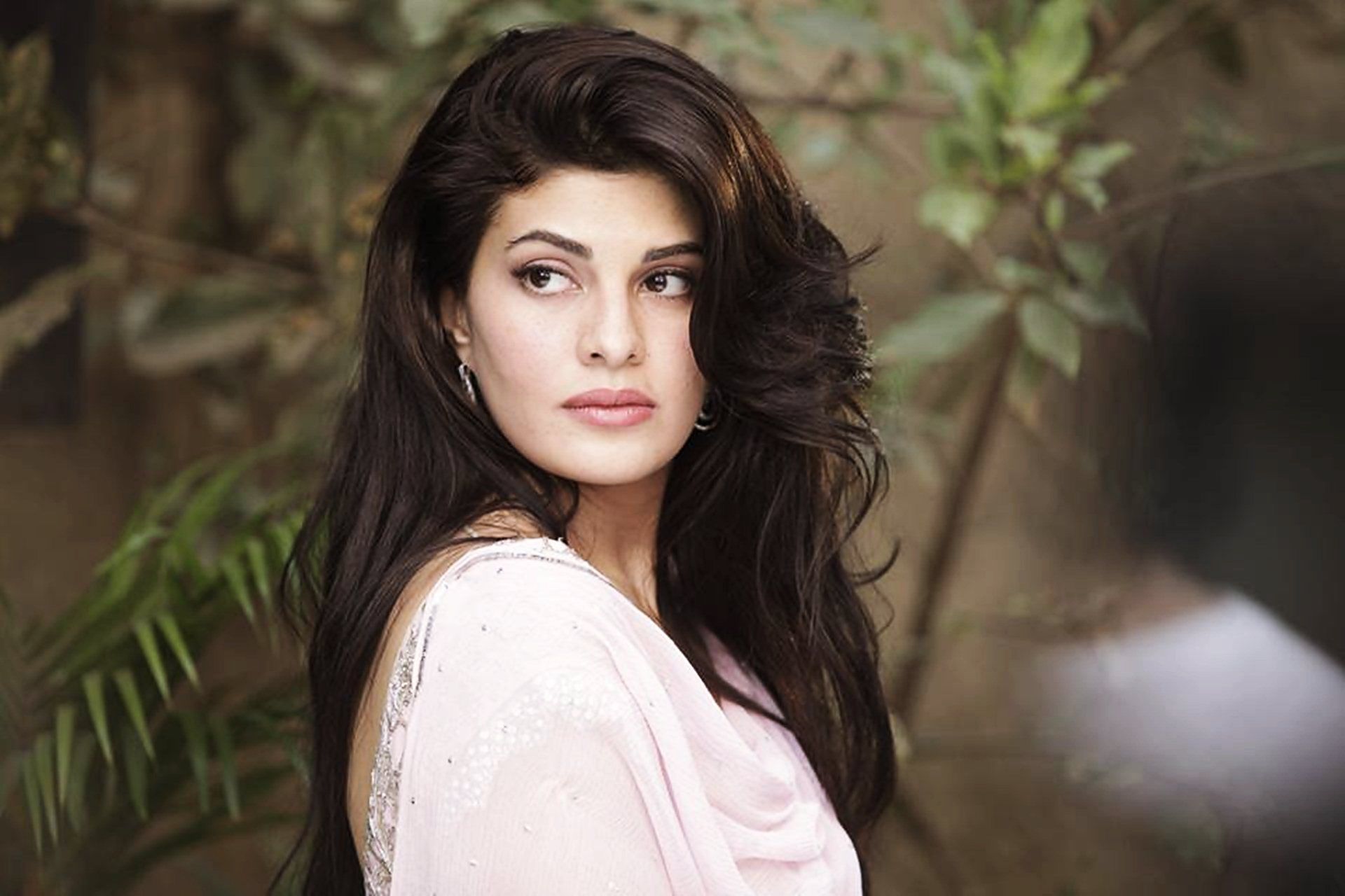 Jacqueline fernandez image in actress photo gallery. she is