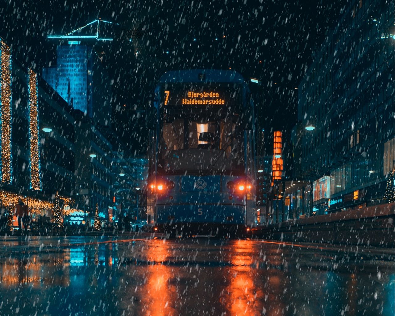 Download wallpaper 1280x1024 rain, transport, city, evening, night
