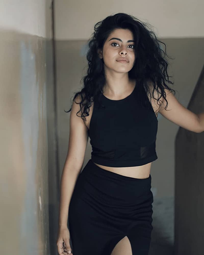 Amazingly Gorgeous Unknown (Female) Mirages