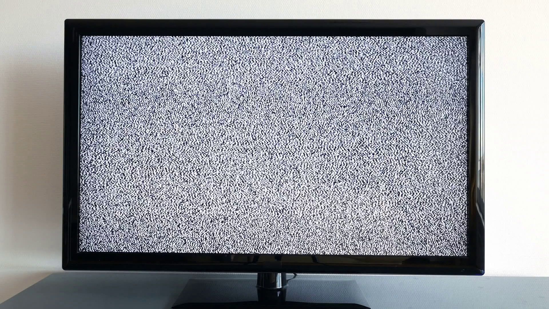 Экран телевизора без сигнала