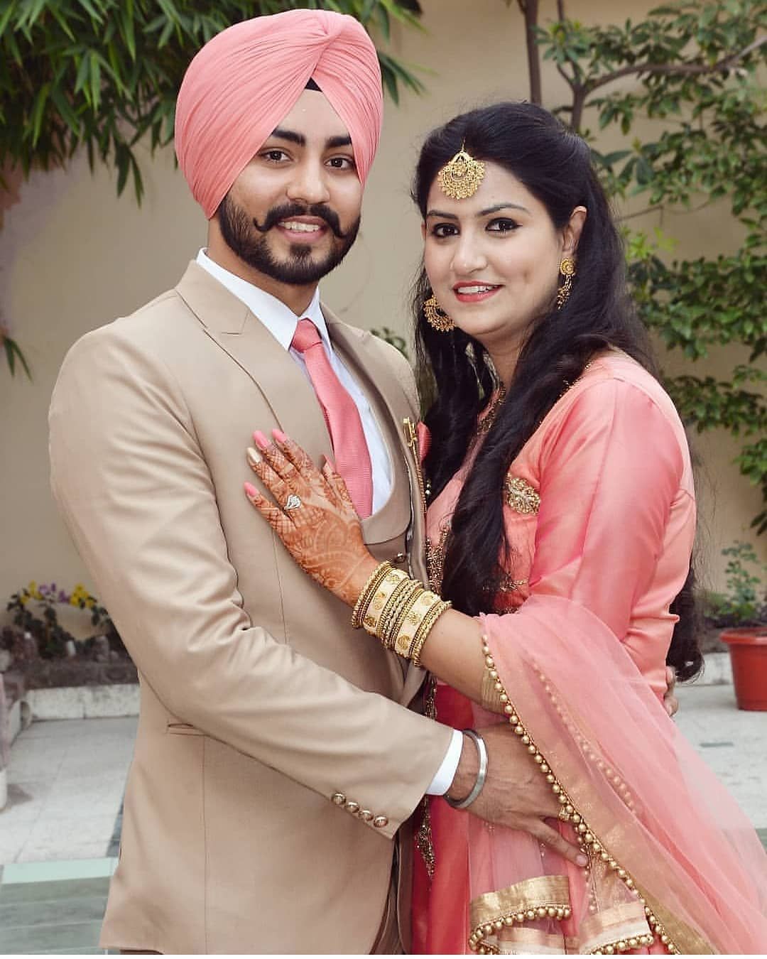 Very Beautiful Punjabi Sardar Sardarni Couple pics. Wedding