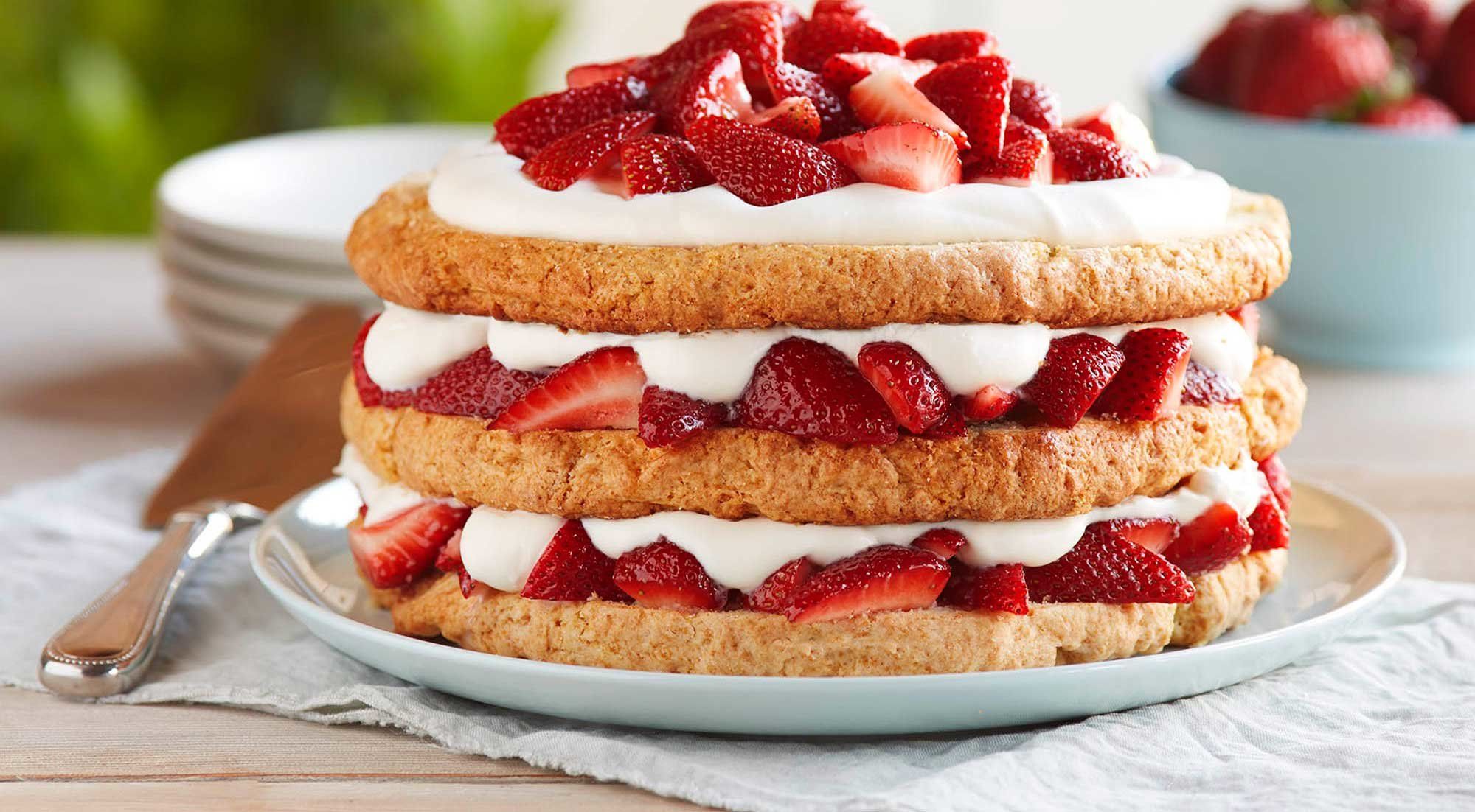 Strawberry Cake Desktop Wallpaper 35438