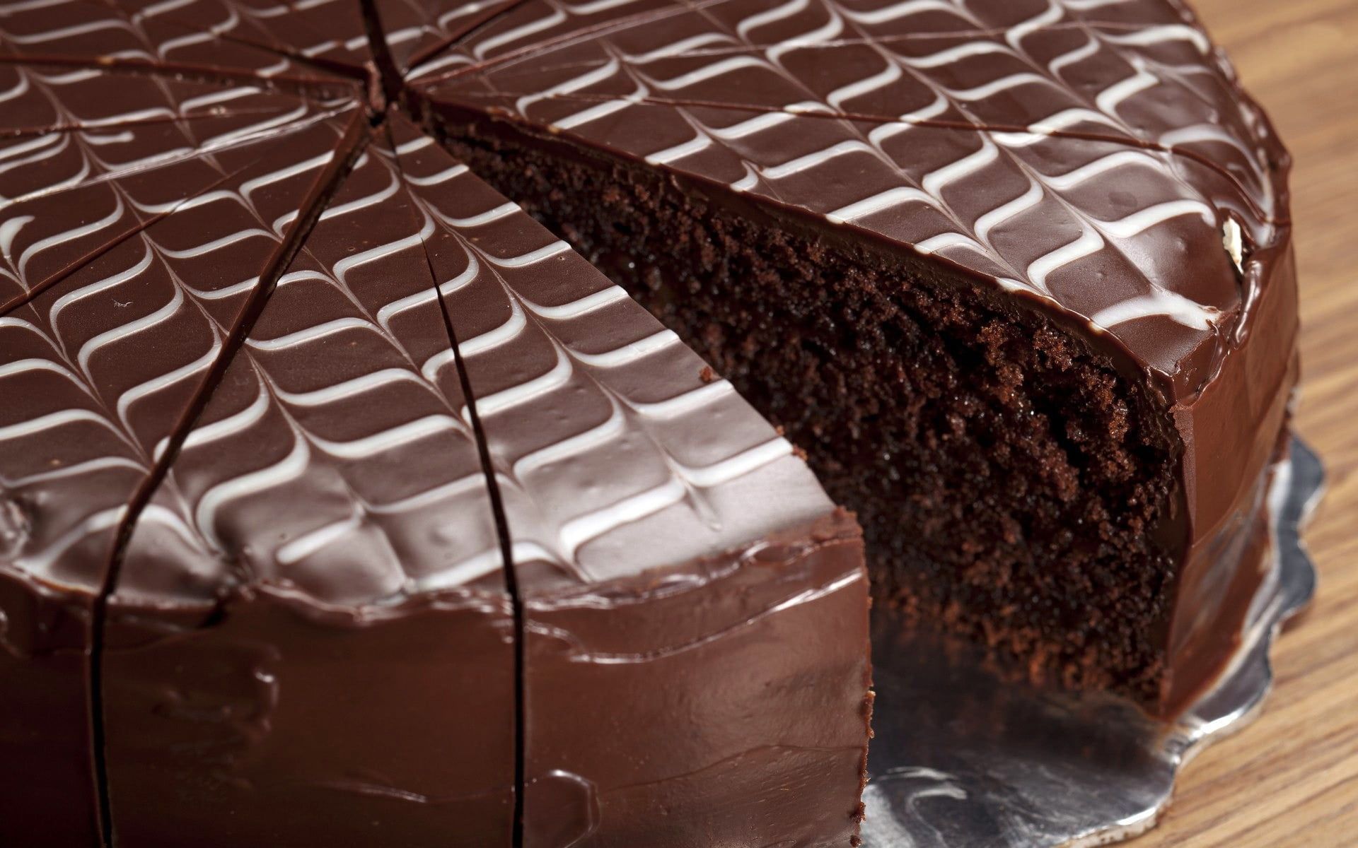 Chocolate cake with a slice missing HD wallpaper