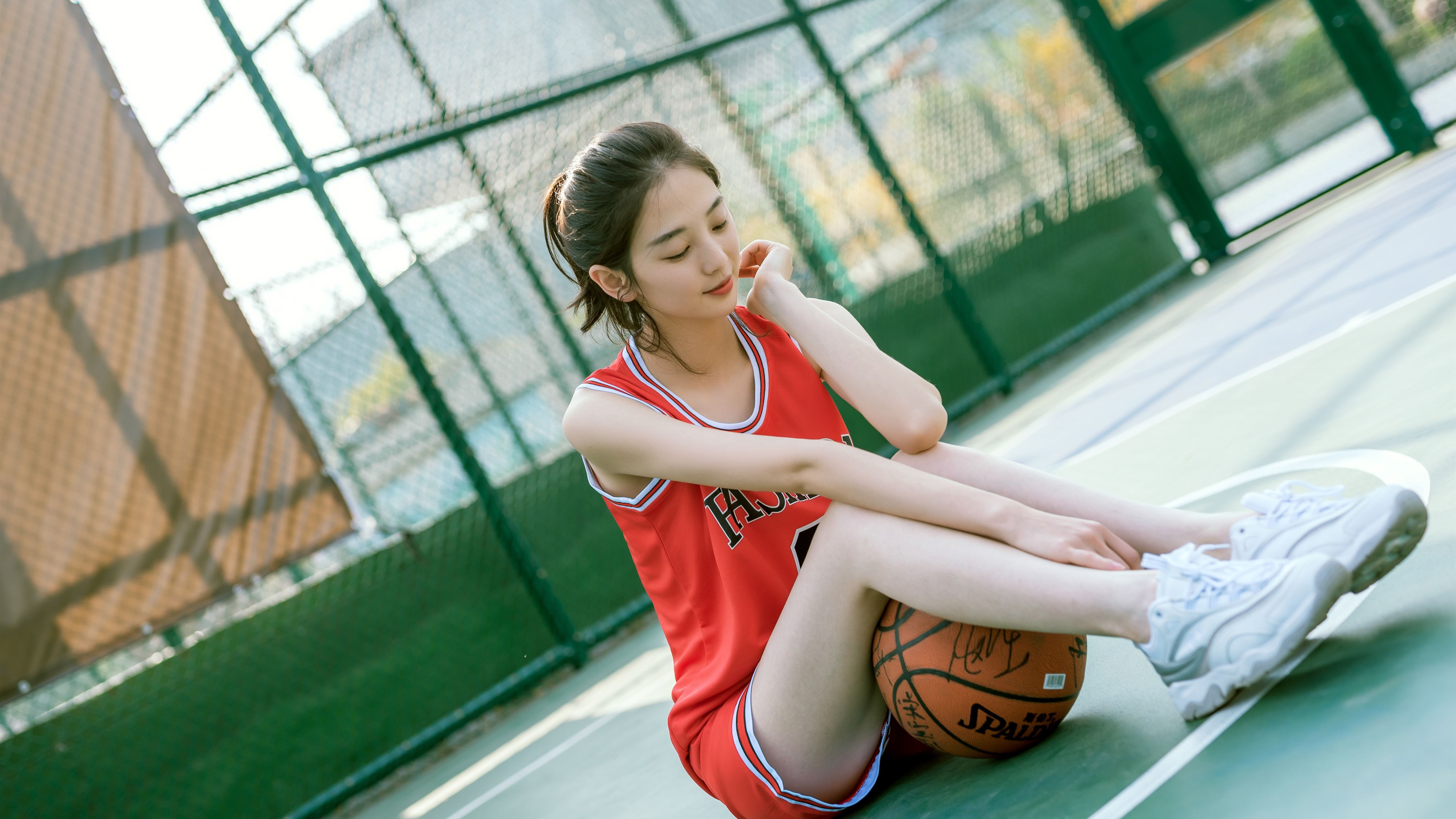 Wallpaper Lovely Chinese girl, sport, basketball 5120x2880 UHD 5K