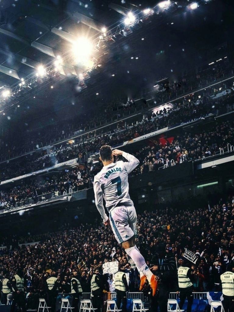 Free download Cristiano Ronaldo iPhone Wallpaper [1080x1920]