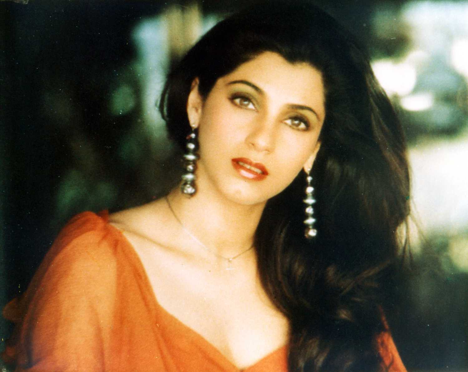 Dimple Kapadia Wiki Biography Age Height Weight Profile Info