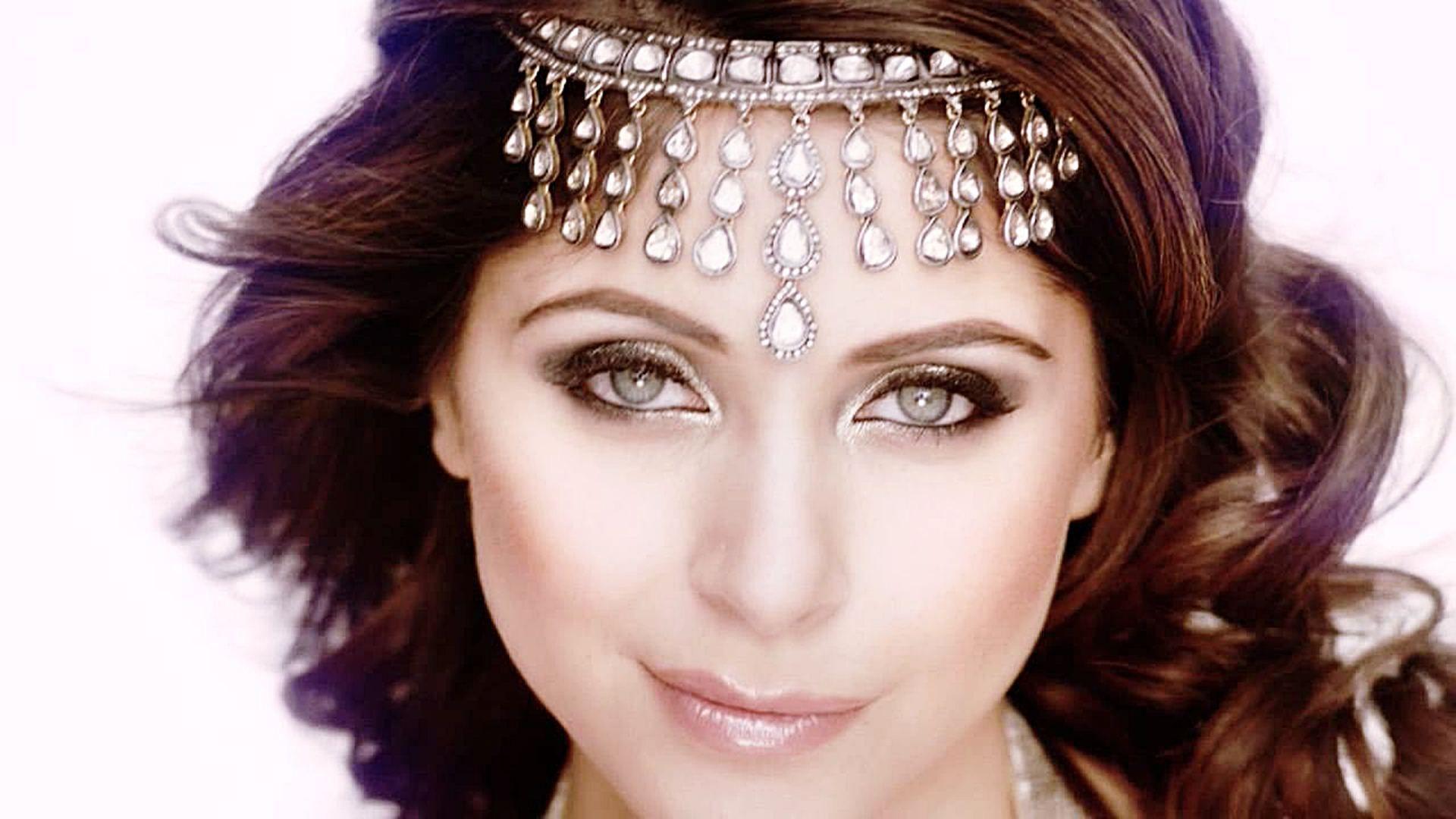 Fashion High Tea with Singer Kanika Kapoor!