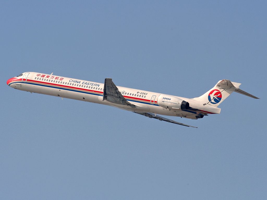 China Eastern Airlines McDonnell Douglas MD 90 30 B 2263