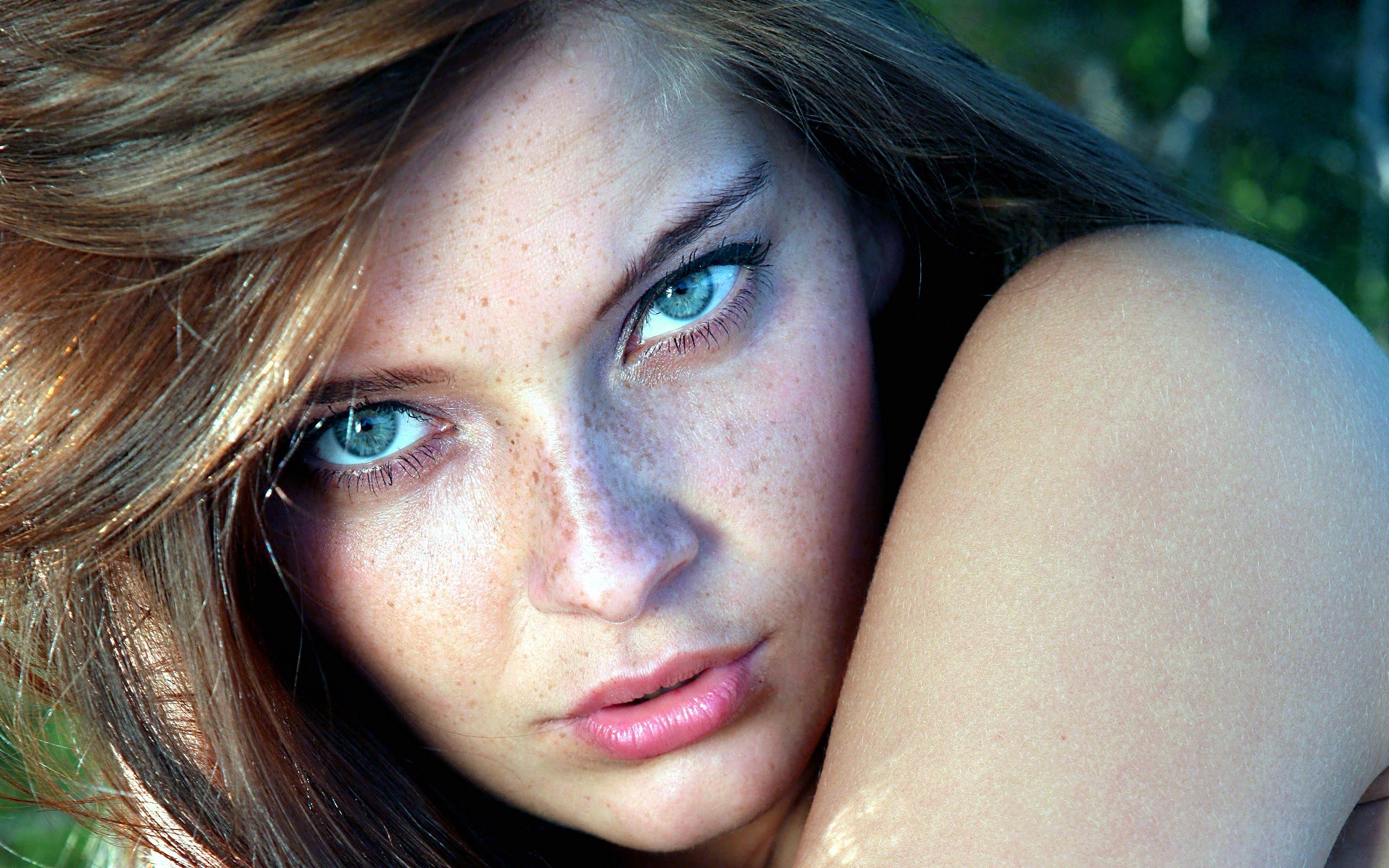 Women Face Woman Model Girl Blue Eyes Freckles Brunette Stare HD