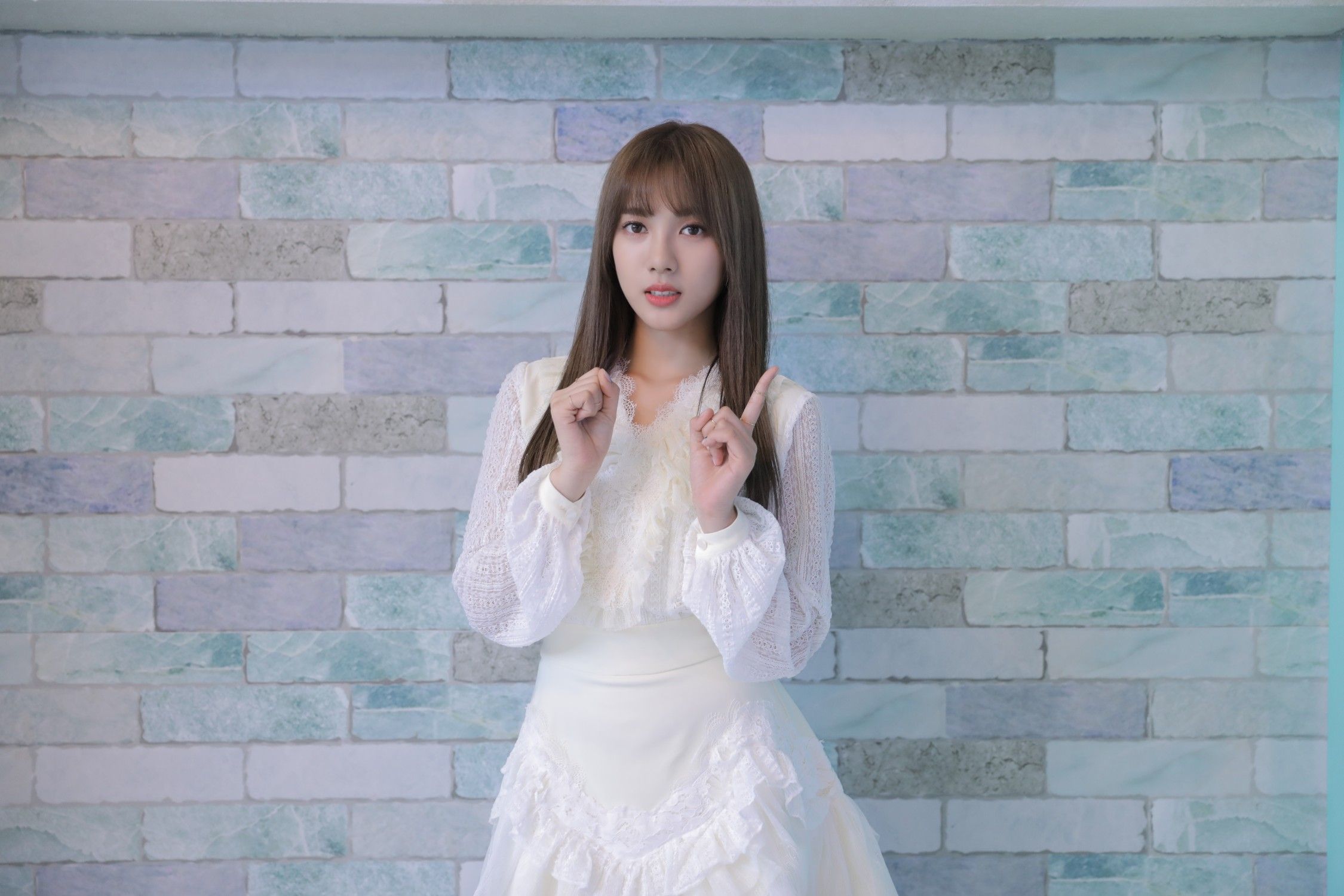 Newclubimage Girls In The Park Image