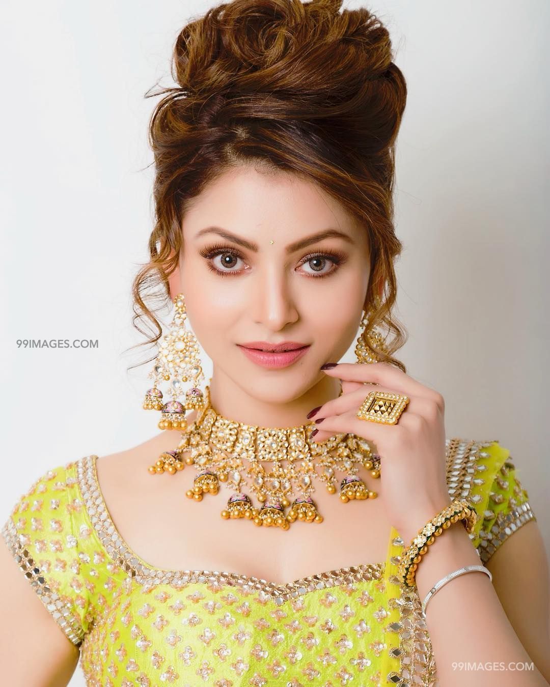 Urvashi Rautela Mobile UHD Wallpapers - Wallpaper Cave