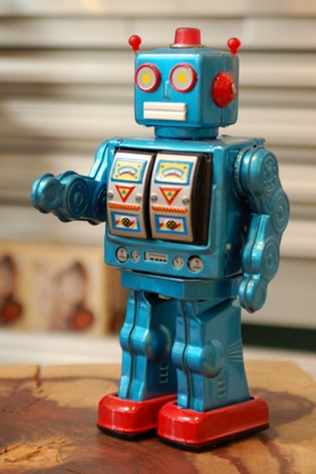 Hexbot: The Modular All In One Desktop Robot Arm. Vintage Robots