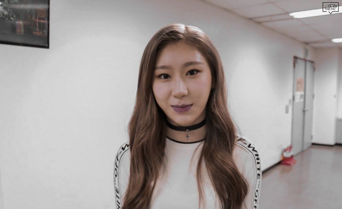 ITZY aesthetic Timeline, The Visualized Twitter