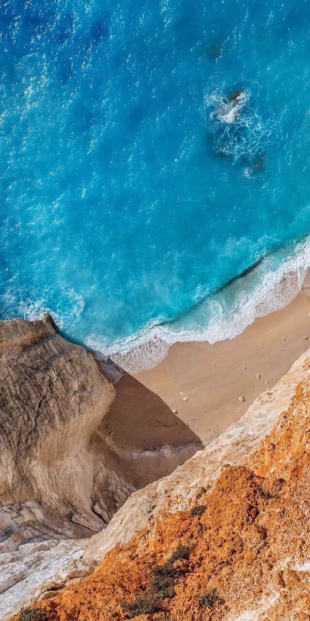 Aaerial view aquamarine blue ocean and beach. Xiaomi wallpaper