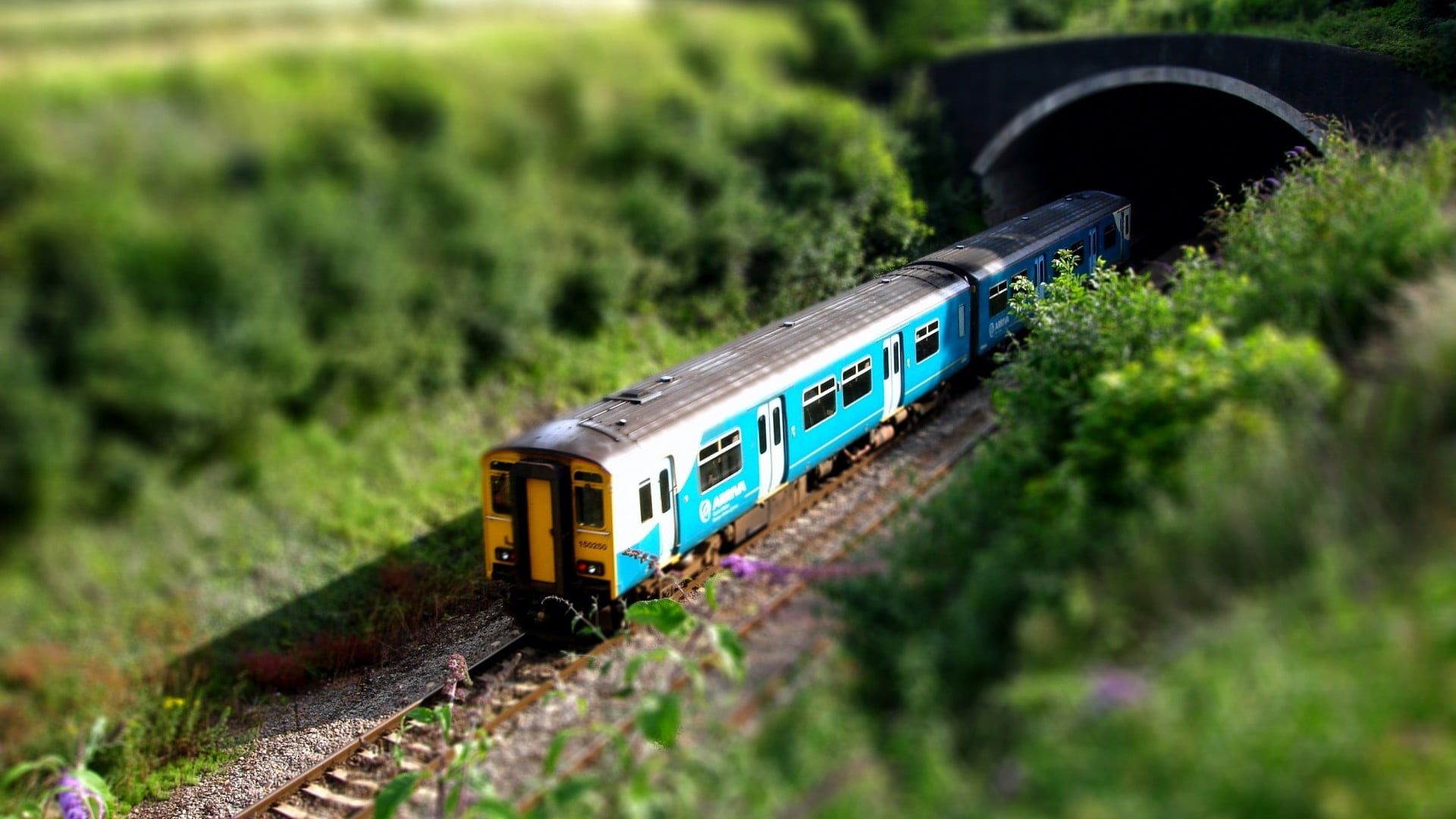 Selective focus photography of miniature train HD wallpaper