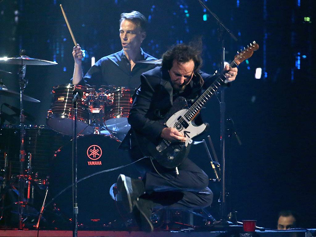 Pearl Jam drops single, 'Superblood Wolfmoon'